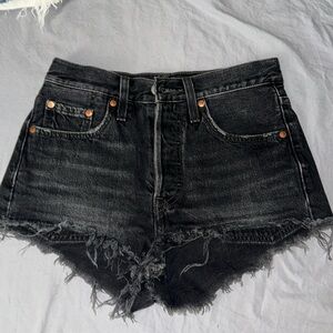 Levi's black Jean micro shorts size 25🖤